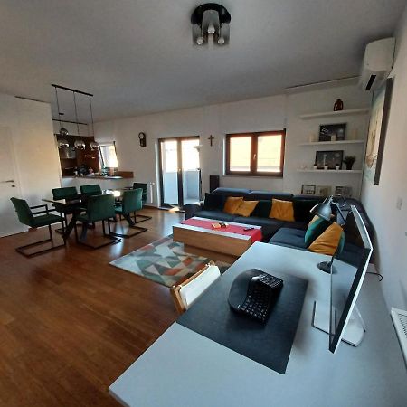 Modern 4-Star Luxury Apt - Wfh Ready, Free Parking زغرب المظهر الخارجي الصورة